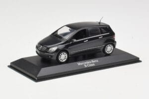 Mercedes B-Class W245 Cosmos Black Minichamps 1:43 B66962218 Metalli — kuva 2 / 4