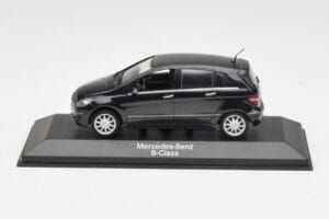 Mercedes B-Class W245 Cosmos Black Minichamps 1:43 B66962218 Metalli