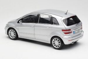 Mercedes B-Class W245 Hopea Kyosho 1:18 B66962326 Metalli — kuva 7 / 8