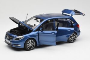 Mercedes B-Class W246 Lotus Sininen Metallic Norev 1:18 B66961410 Metalli — kuva 2 / 8