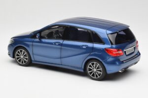 Mercedes B-Class W246 Lotus Sininen Metallic Norev 1:18 B66961410 Metalli — kuva 7 / 8