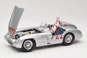 Mercedes 300 SLR W196S #722 S. Moss / D. Jenkinson Mille Miglia Winner 1955 Maisto 1:18 536887 Metalli — kuva 2 / 8