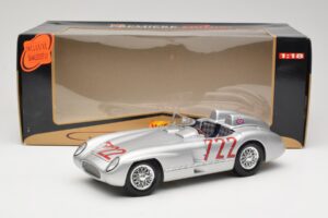 Mercedes 300 SLR W196S #722 S. Moss / D. Jenkinson Mille Miglia Winner 1955 Maisto 1:18 536887 Metalli — kuva 8 / 8