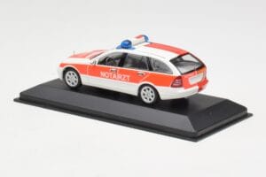 Mercedes C-Class S203 Notarzt Minichamps 1:43 430030190 Metalli — kuva 3 / 4