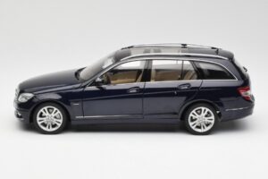Mercedes C-Class S204 T-Modell Tanzanite Sininen AUTOart 1:18 B66962352 Metalli — kuva 4 / 8