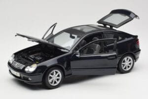 Mercedes C-Class Sports Coupe CL203 Sininen Maisto 1:18 B66962124 Metalli — kuva 2 / 8