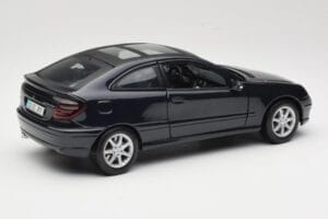 Mercedes C-Class Sports Coupe CL203 Sininen Maisto 1:18 B66962124 Metalli — kuva 3 / 8