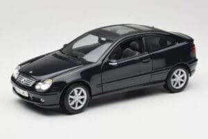 Mercedes C-Class Sports Coupe CL203 Sininen Maisto 1:18 B66962124 Metalli