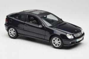Mercedes C-Class Sports Coupe CL203 Sininen Maisto 1:18 B66962124 Metalli — kuva 6 / 8