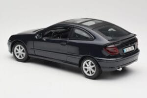 Mercedes C-Class Sports Coupe CL203 Sininen Maisto 1:18 B66962124 Metalli — kuva 7 / 8