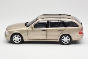 Mercedes C-Class T-Model W202 Smoke Silver Norev 1:18 183388 Metalli — kuva 5 / 8