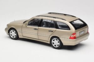 Mercedes C-Class T-Model W202 Smoke Silver Norev 1:18 183388 Metalli — kuva 7 / 8
