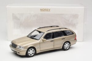 Mercedes C-Class T-Model W202 Smoke Silver Norev 1:18 183388 Metalli — kuva 8 / 8