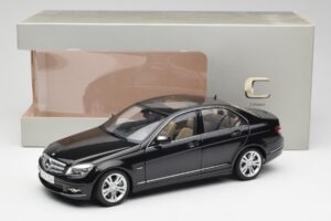 Mercedes C-Class W204 Avantgarde Obsidian Musta AUTOart 1:18 76264-R1 Metalli — kuva 8 / 8
