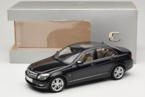 Mercedes C-Class W204 Obsidian Black AUTOart 1:18 B66962367 Metalli — kuva 8 / 8