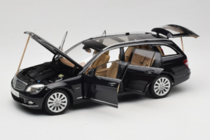 Mercedes C-Class W204 Estate Obsidian Black AUTOart 1:18 B66962349 Metalli — kuva 2 / 8