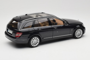 Mercedes C-Class W204 Estate Obsidian Black AUTOart 1:18 B66962349 Metalli — kuva 3 / 8