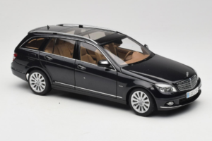 Mercedes C-Class W204 Estate Obsidian Black AUTOart 1:18 B66962349 Metalli — kuva 6 / 8