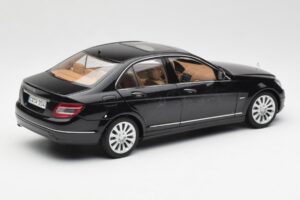 Mercedes C-Class W204 Obsidian Musta AUTOart 1:18 B66962365 Metalli — kuva 3 / 8