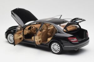 Mercedes C-Class W204 Obsidian Musta AUTOart 1:18 B66962365 Metalli — kuva 5 / 8