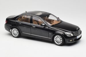 Mercedes C-Class W204 Obsidian Musta AUTOart 1:18 B66962365 Metalli — kuva 6 / 8