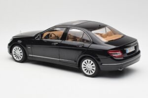 Mercedes C-Class W204 Obsidian Musta AUTOart 1:18 B66962365 Metalli — kuva 7 / 8