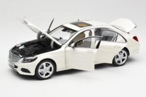 Mercedes C-Class W205 Diamond Valkoinen Metallic Norev 1:18 B66960256 Metalli — kuva 2 / 8