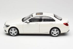 Mercedes C-Class W205 Diamond Valkoinen Metallic Norev 1:18 B66960256 Metalli — kuva 4 / 8