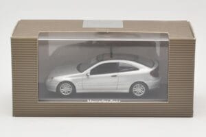 Mercedes C-Class W203 Sport Coupe Hopea Minichamps 1:43 B66961916 Metalli — kuva 4 / 4