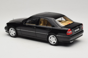 Mercedes C36 AMG W202 Obsidian Black Metallic Norev 1:18 183381 Metalli — kuva 7 / 8
