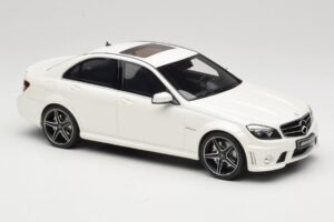 Mercedes C63 AMG W204 Diamond White GT Spirit 1:18 GT928 Hartsi — kuva 4 / 6