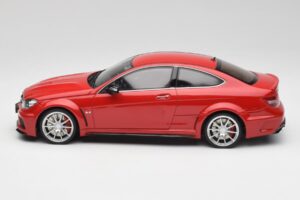 Mercedes AMG C63 W204 Punainen 2nd Choice GT Spirit 1:18 GT065-D1 Hartsi — kuva 3 / 6