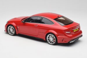 Mercedes AMG C63 W204 Punainen 2nd Choice GT Spirit 1:18 GT065-D1 Hartsi — kuva 5 / 6