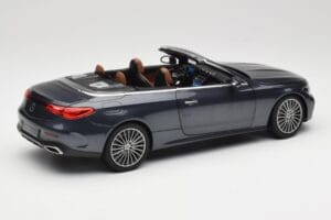 Mercedes CLE Avoauto A236 Tummanharmaa Norev 1:18 B66960654 Metalli — kuva 4 / 9