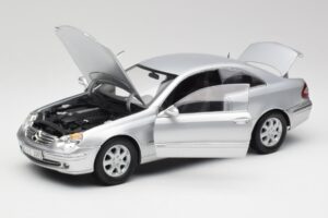 Mercedes CLK 500 C209 Hopea Kyosho 1:18 B66962144 Metalli — kuva 2 / 8