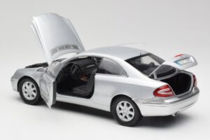 Mercedes CLK 500 C209 Hopea Kyosho 1:18 B66962144 Metalli — kuva 5 / 8
