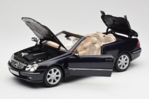 Mercedes CLK 500 W209 Avoauto Tummansininen Metallic Kyosho 1:18 B66962174 Metalli — kuva 2 / 9