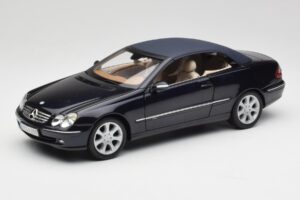 Mercedes CLK 500 W209 Avoauto Tummansininen Metallic Kyosho 1:18 B66962174 Metalli — kuva 3 / 9