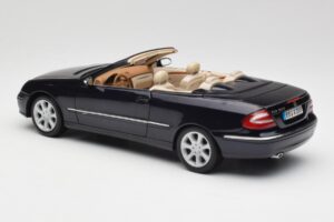 Mercedes CLK 500 W209 Avoauto Tummansininen Metallic Kyosho 1:18 B66962174 Metalli — kuva 8 / 9