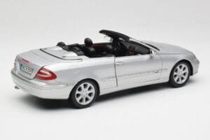 Mercedes CLK 500 Cabriolet Elegance A209 Hopea Kyosho 1:18 B66962172 Metalli — kuva 3 / 8