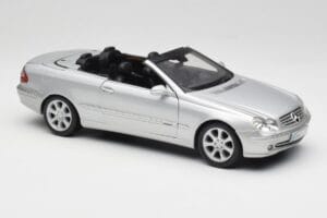 Mercedes CLK 500 Cabriolet Elegance A209 Hopea Kyosho 1:18 B66962172 Metalli — kuva 6 / 8