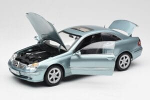 Mercedes CLK 500 W209 Vaaleansininen Metallic Kyosho 1:18 B66962192 Metalli — kuva 2 / 8