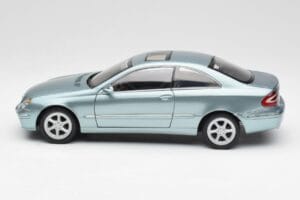 Mercedes CLK 500 W209 Vaaleansininen Metallic Kyosho 1:18 B66962192 Metalli — kuva 4 / 8