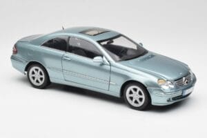 Mercedes CLK 500 W209 Vaaleansininen Metallic Kyosho 1:18 B66962192 Metalli — kuva 6 / 8