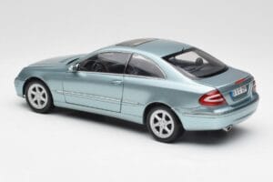 Mercedes CLK 500 W209 Vaaleansininen Metallic Kyosho 1:18 B66962192 Metalli — kuva 7 / 8
