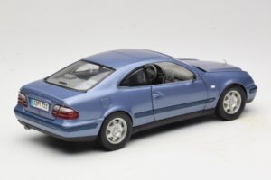 Mercedes CLK C208 Violetti Anson 1:18 30330 Metalli — kuva 3 / 8