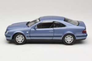 Mercedes CLK C208 Violetti Anson 1:18 30330 Metalli — kuva 4 / 8