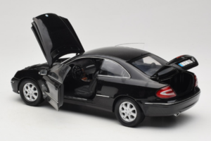 Mercedes CLK C209 Black Metallic Kyosho 1:18 B66962149 Metalli — kuva 5 / 8