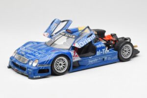 Mercedes CLK GTR #12 Original Teile FIA GT 1999 Maisto 1:18 56036 Metalli — kuva 2 / 7