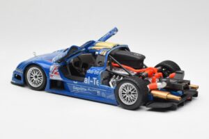 Mercedes CLK GTR #12 Original Teile FIA GT 1999 Maisto 1:18 56036 Metalli — kuva 4 / 7